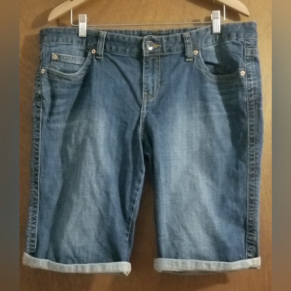 Calvin Klein Jeans Women's Medium Blue Rolled-Hem Denim Shorts